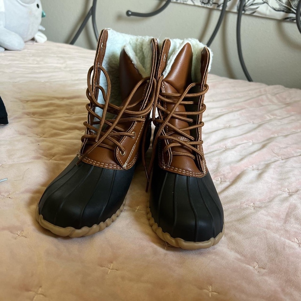 duck boots size 7